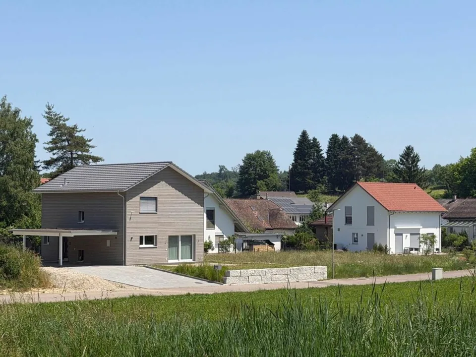 Unweit von Bubendorf befindet sich dieses moderne und neuwertige Haus