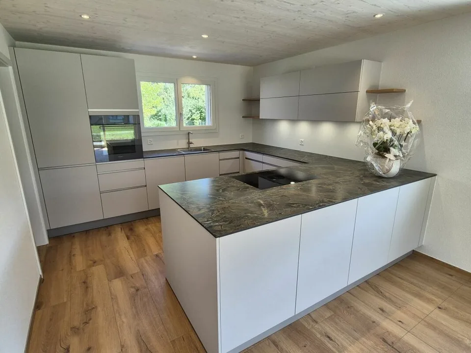 Une maison semi-détachée moderne et neuve à proximité de Bubendorf