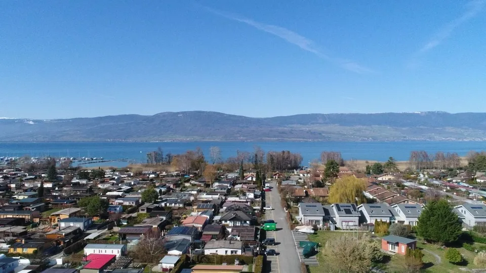 Attique lumineux avec grande terrasse et vue sur le lac - Cheyres