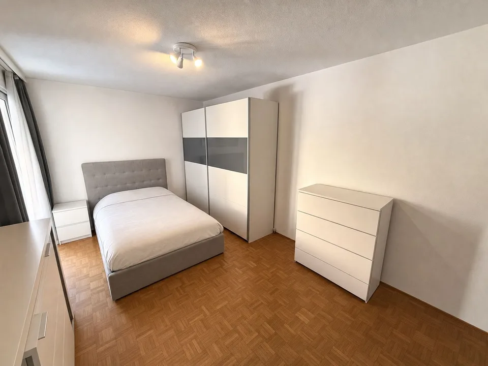 Elegante 4.5 Locali con 2 Terrazze e 3 Posteggi a Gordola – Foto 10 von 14