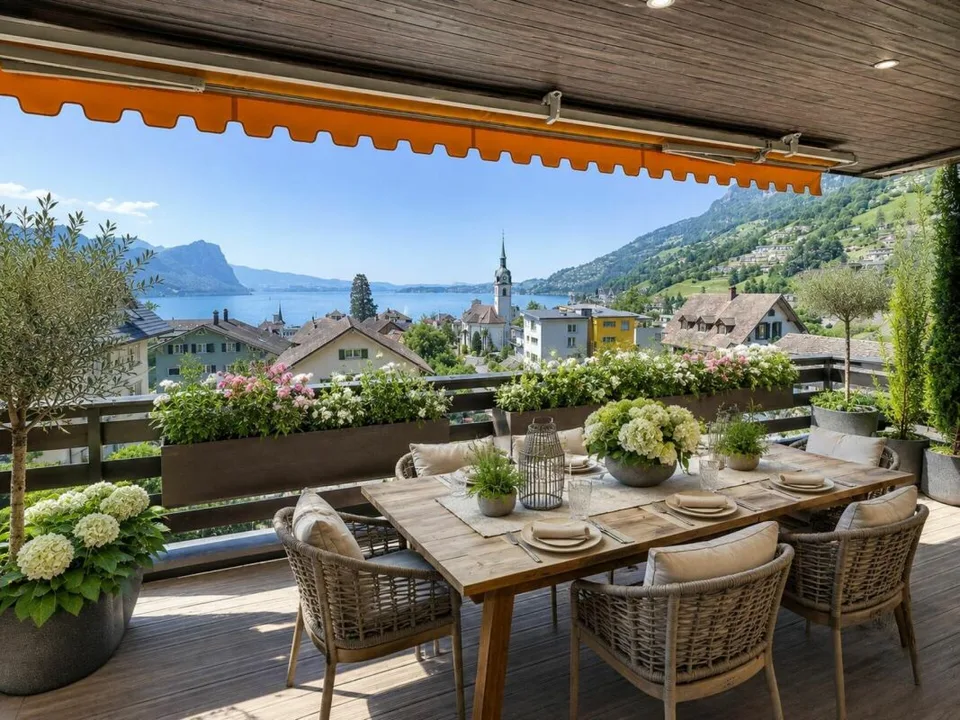 EXKLUSIVE 3.5 ZIMMER WOHNUNG MIT UNVERBAUBARER SEE- UND BERGSICHT