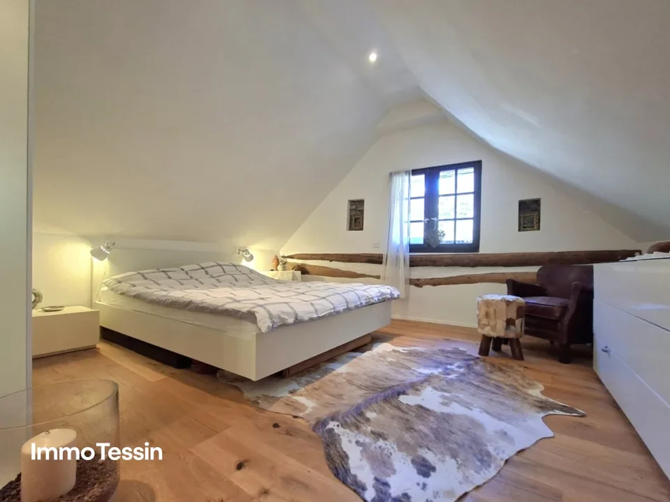 GELEGENHEIT: Wunderschönes Rustico im Grünen mit Terrasse, Pool & Naturgrundstück nahe der Verzasca – Foto 9 von 13