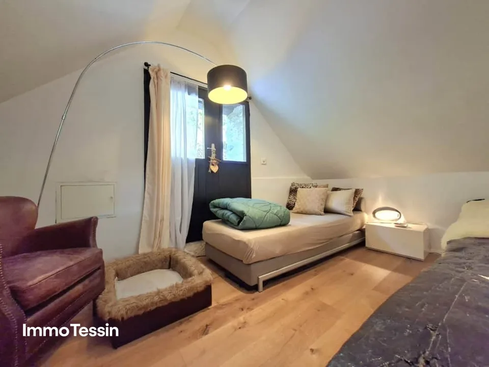GELEGENHEIT: Wunderschönes Rustico im Grünen mit Terrasse, Pool & Naturgrundstück nahe der Verzasca – Foto 11 von 13