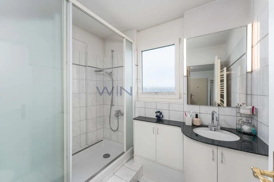 Weitblick über Wald und Berge, achte Etage – Foto 9 von 12