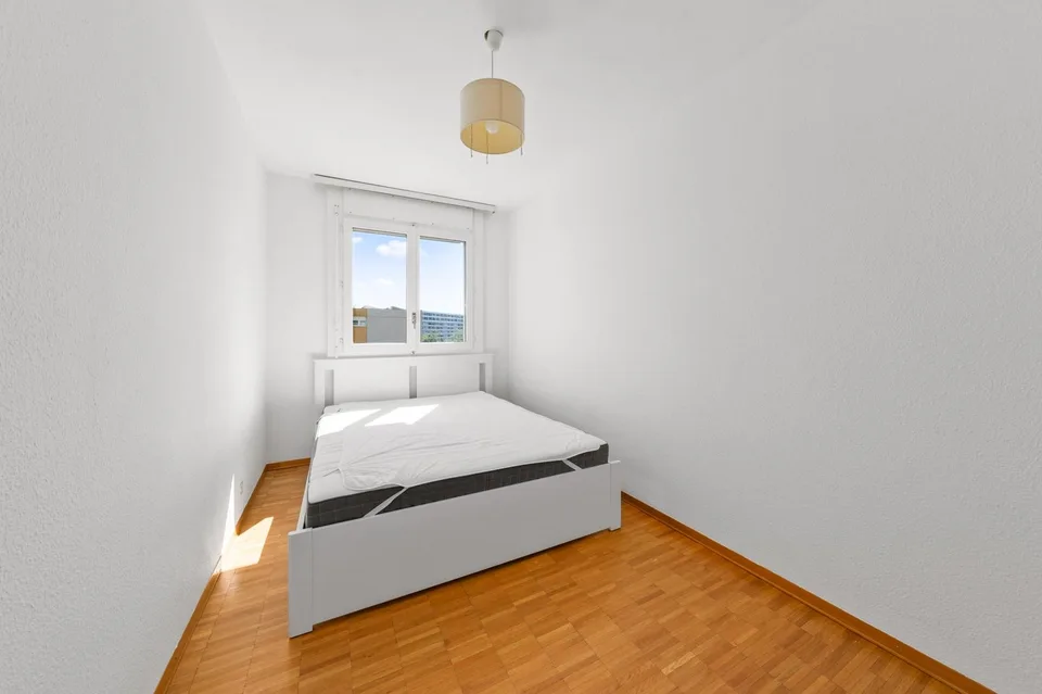 Spacieux appartement de 6 pièces avec une vue panoramique sur le Jura – Foto 8 von 13
