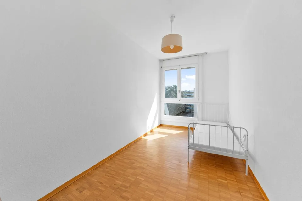 Spacieux appartement de 6 pièces avec une vue panoramique sur le Jura – Foto 9 von 13