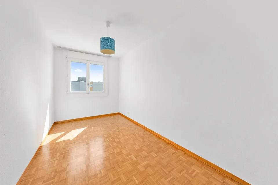Spacieux appartement de 6 pièces avec une vue panoramique sur le Jura – Foto 10 von 13