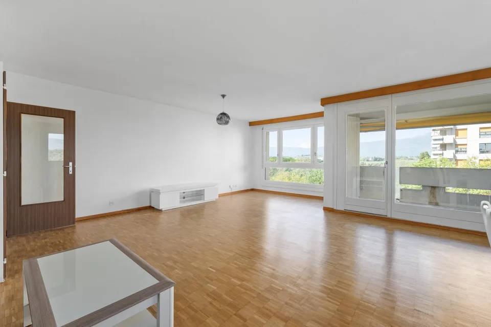 Spacieux appartement de 6 pièces avec une vue panoramique sur le Jura – Foto 6 von 13