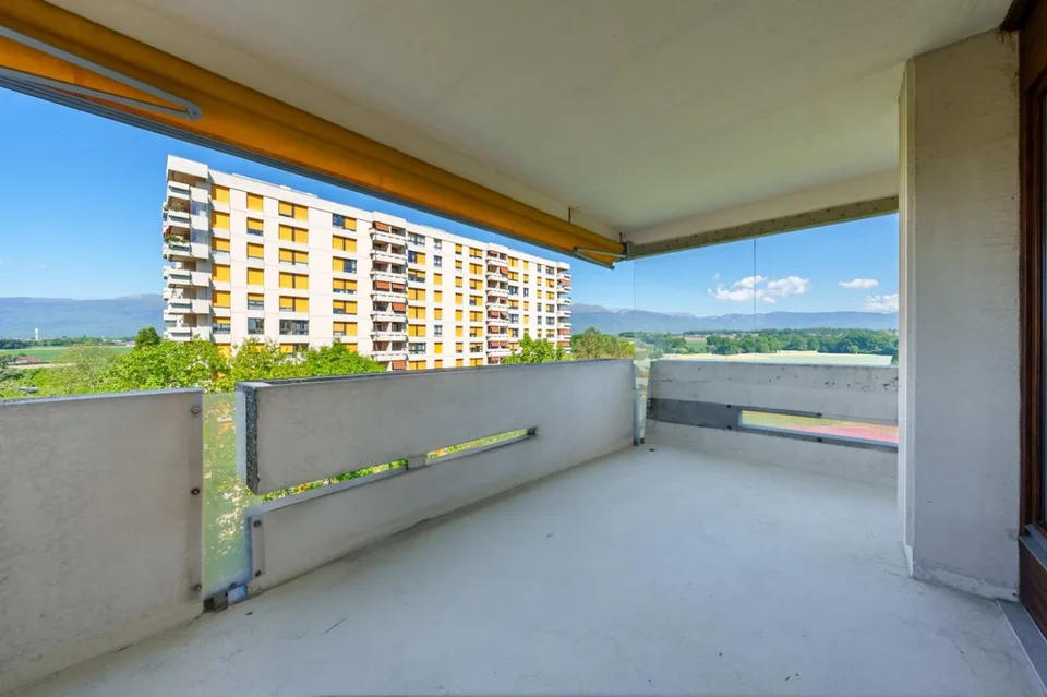 Spacieux appartement de 6 pièces avec une vue panoramique sur le Jura