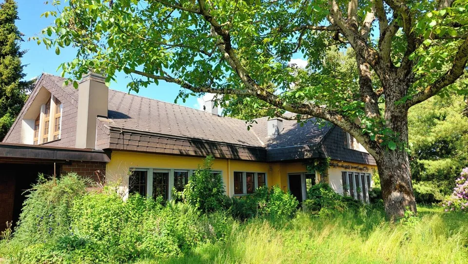 Landhaus mit grossem Garten und Baulandreserve