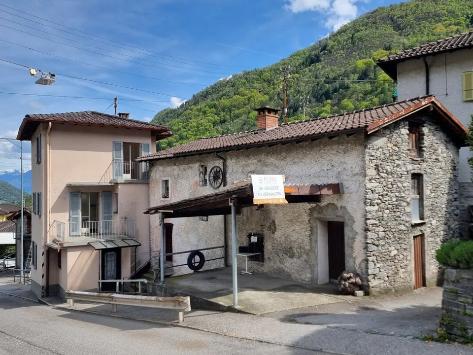Maison 4,5 pièces + rustique à rénover, avec jardin et places de parking