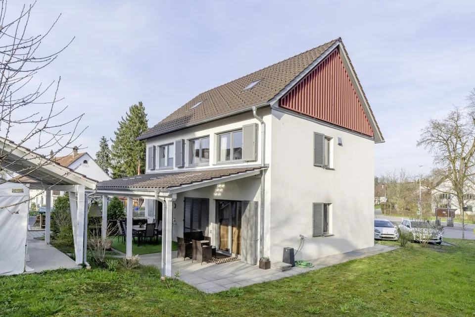 Modernes Einfamilienhaus im Grünen mit Einliegerwohnung
