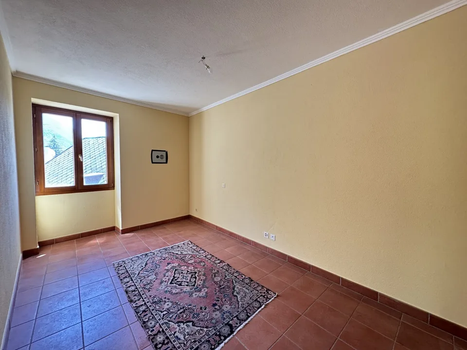 ELEGANTE APPARTAMENTO 3.5 LOCALI IN CASA D'EPOCA – Foto 6 von 12
