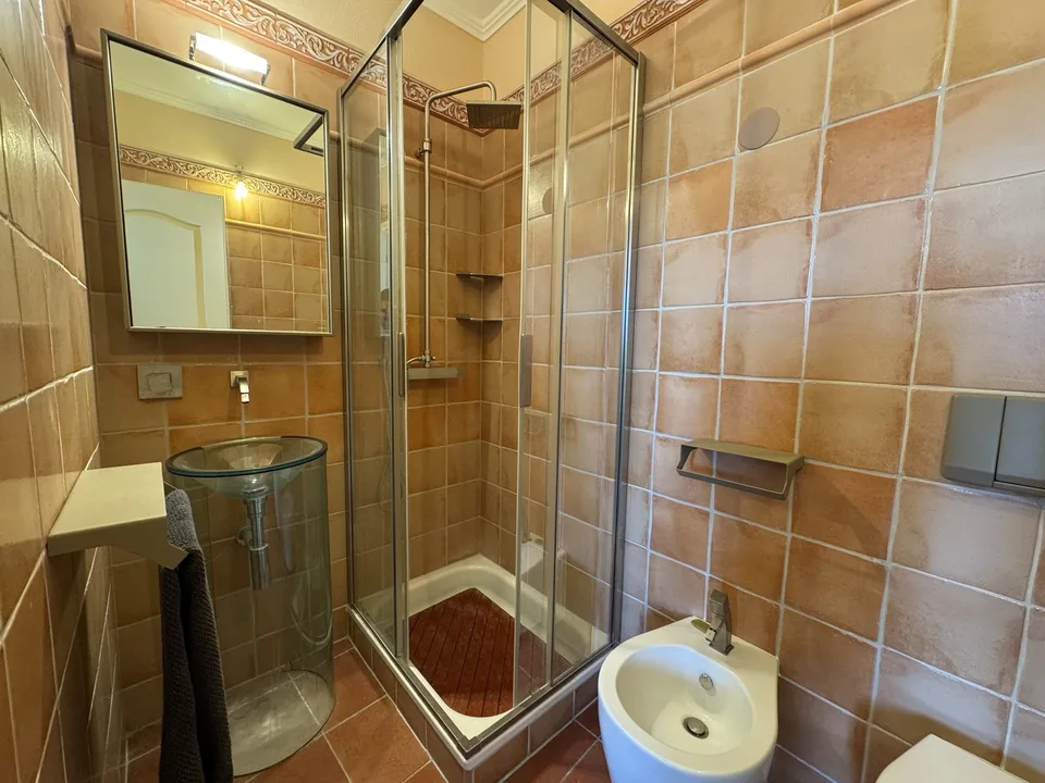 ELEGANTE APPARTAMENTO 3.5 LOCALI IN CASA D'EPOCA – Foto 9 von 12