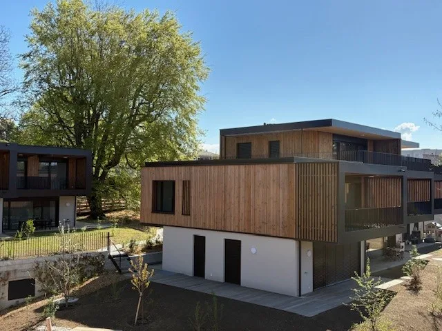 Maison jumelée avec grand disponible en sous-sol de 60 m2
