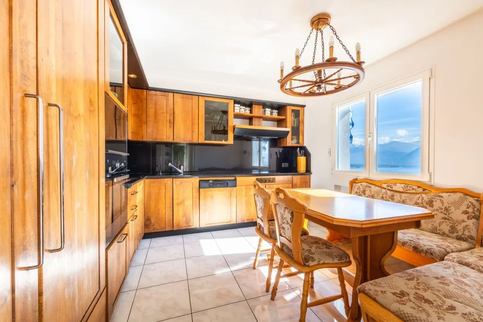 Minusio: Exklusive Duplex-Attikawohnung mit Blick auf den Lago Maggiore