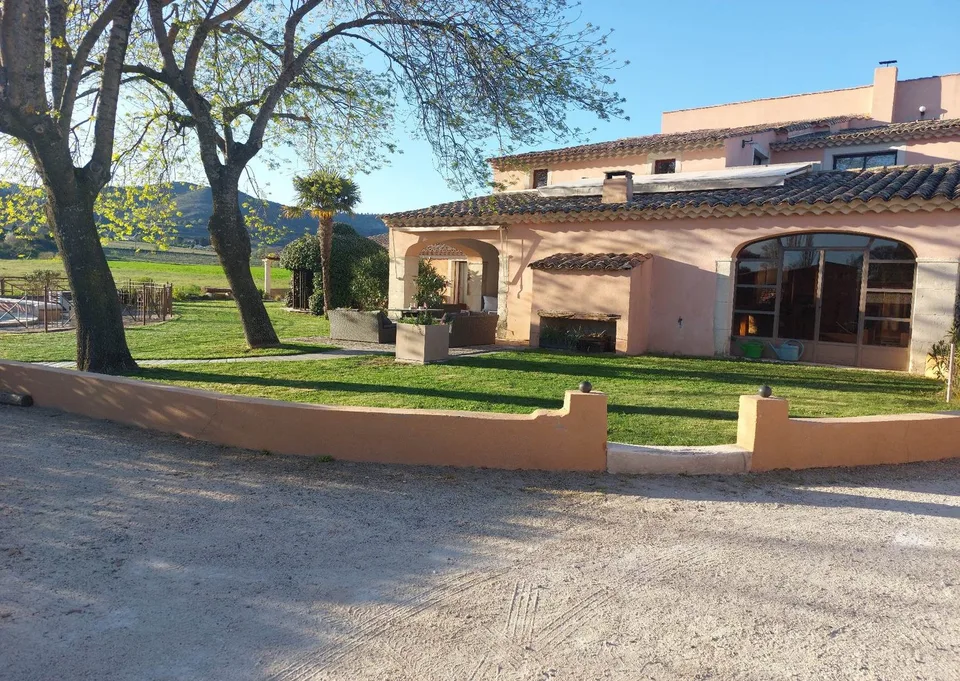 ECCEZIONALE - Magnifico Mas la Musardière con 24 locali e dépendance ad Alba la Romaine