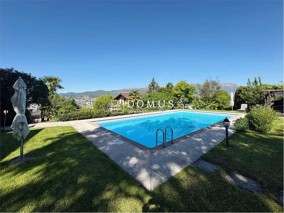 Wohnung mit Pool renoviert
