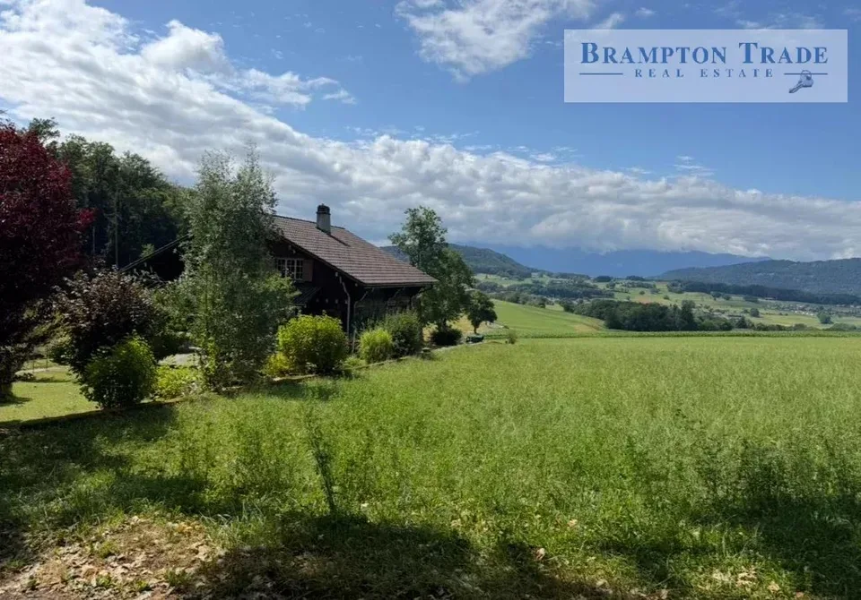 Charaktervolles 6,5-Zimmer-Chalet in Remaufens