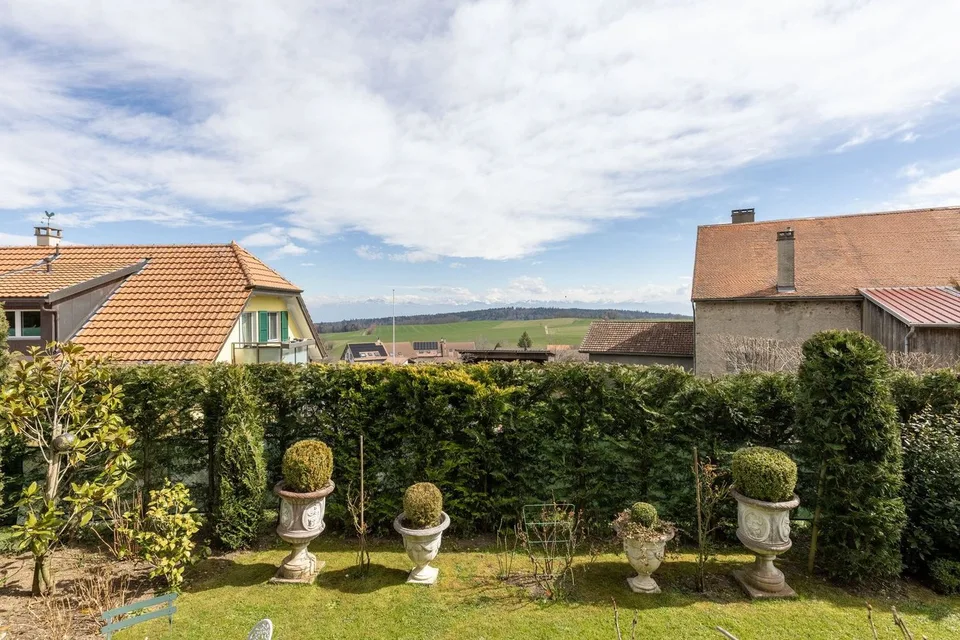 APPARTEMENT QUASI NEU, GARTEN UND TERRASSE MIT BICK AUF SEE UND ALPEN – Foto 11 von 13