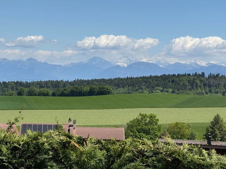 APPARTEMENT QUASI NEU, GARTEN UND TERRASSE MIT BICK AUF SEE UND ALPEN – Foto 12 von 13