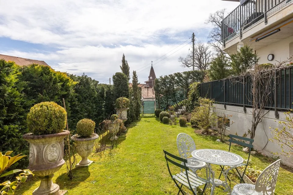 Superbe appartement grand jardin, grande terrasse vue lac et alpes