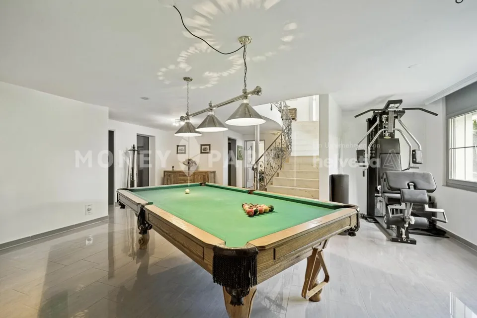 Villa mit Pool, Seesicht und unverbaubarer Lage mit Weitblick ins Grüne – Foto 6 von 16