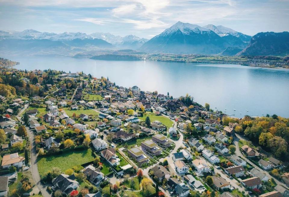 Neubau 2½-Zimmer-Ferienwohnung in Hilterfingen am Thunersee