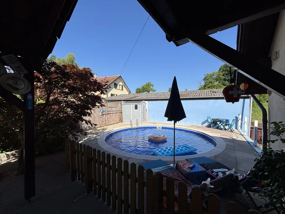Selten: 2 Häuser mit Solaranlage + Wärmepumpe · Pool · 5 Minuten von Yverdon