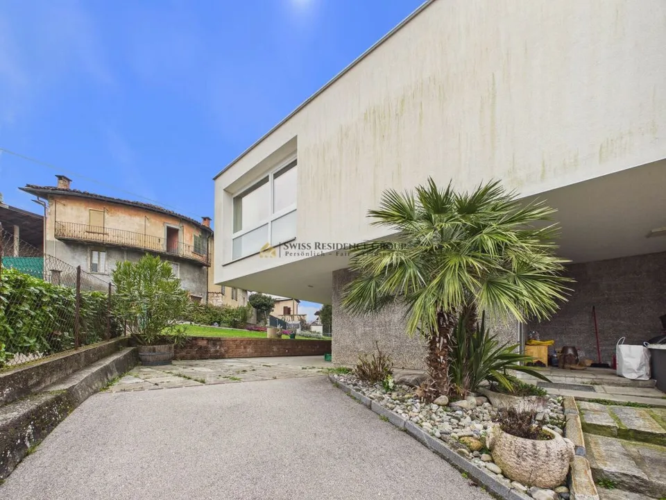 Casa con ampi spazi e deposito affittabile - ottima opportunità ad Arzo
