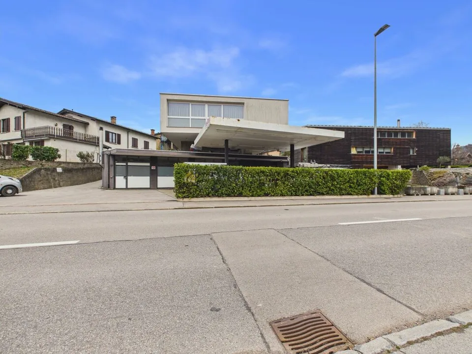 Casa con ampi spazi e deposito affittabile - ottima opportunità ad Arzo
