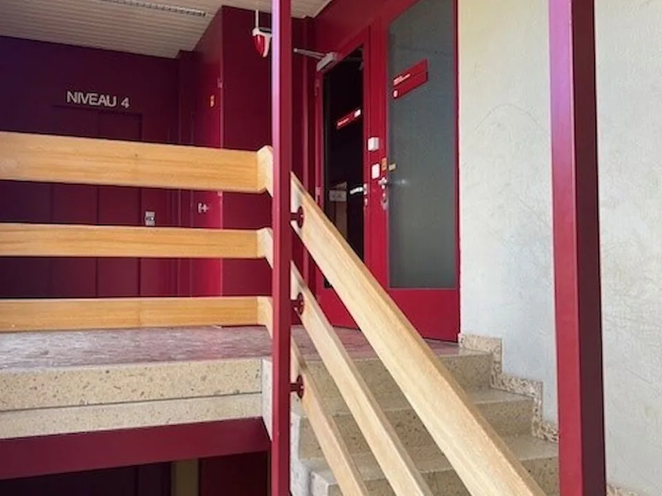 458 m² grosses Büro (in zwei oder mehr Einheiten unterteilbar) nahe des Zentrums von Fribourg – Foto 6 von 13