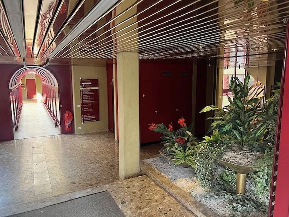 458 m² grosses Büro (in zwei oder mehr Einheiten unterteilbar) nahe des Zentrums von Fribourg