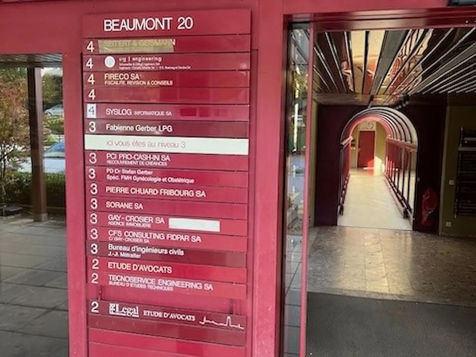 458 m² grosses Büro (in zwei oder mehr Einheiten unterteilbar) nahe des Zentrums von Fribourg