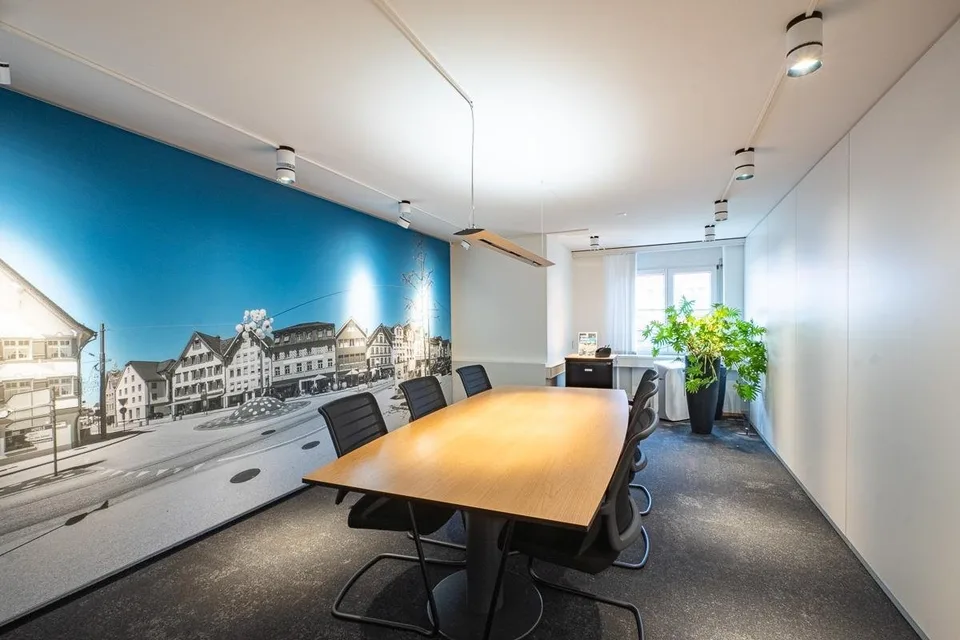 Ready-to-occupy office/practice space on the 1st floor