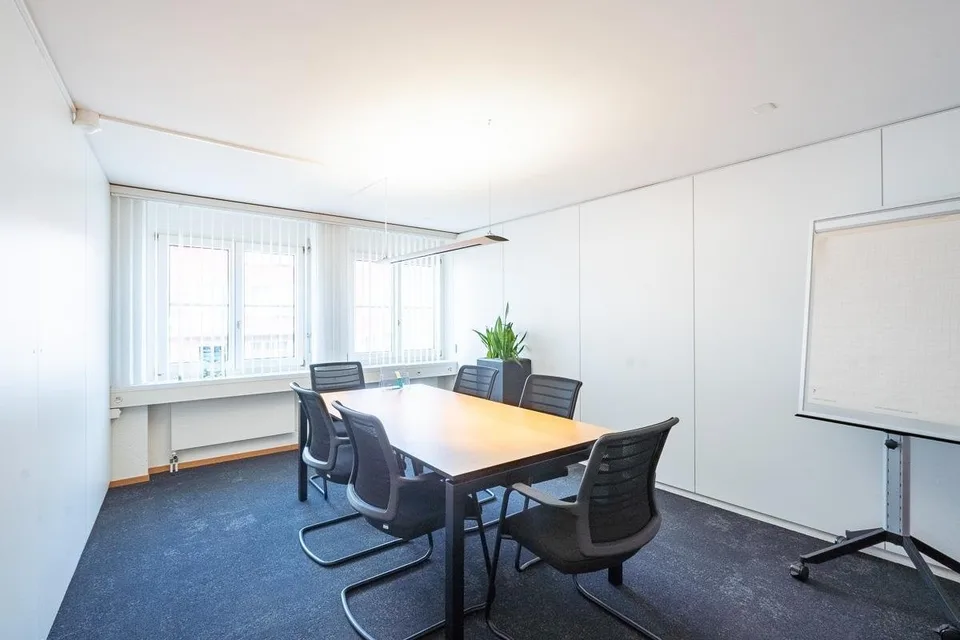 Ready-to-occupy office/practice space on the 1st floor