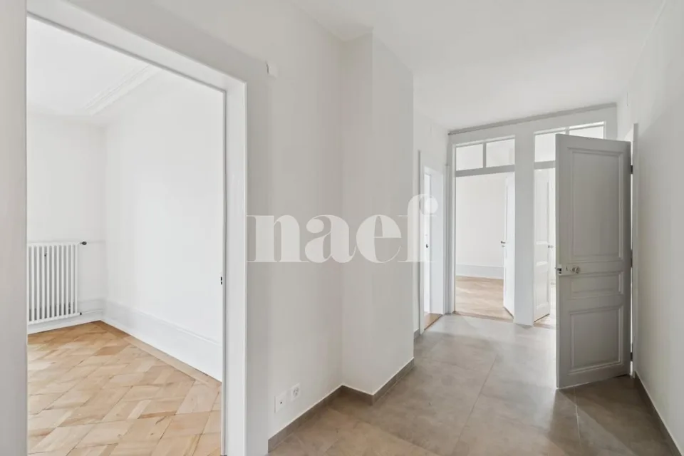 Sehr großes Apartment mit 4.5 Zimmern in der Nähe des Zentrums