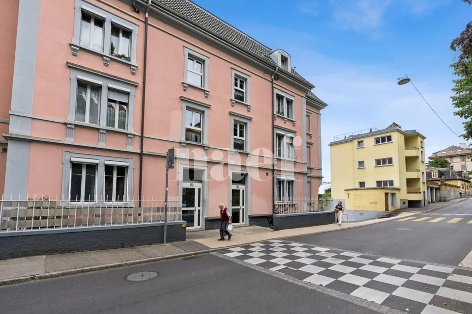 Sehr großes Apartment mit 4.5 Zimmern in der Nähe des Zentrums