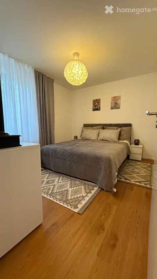 Moderne und möblierte 2.5-Zimmer-Wohnung ab sofort verfügbar