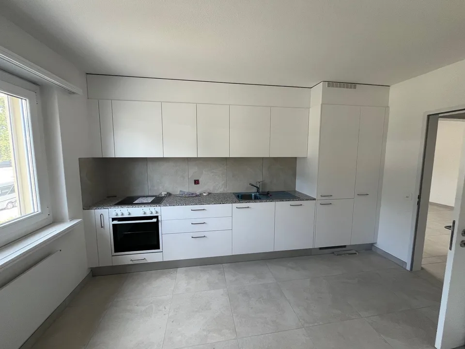CADENAZZO - Großes 4.5-Zimmer-Apartment komplett renoviert