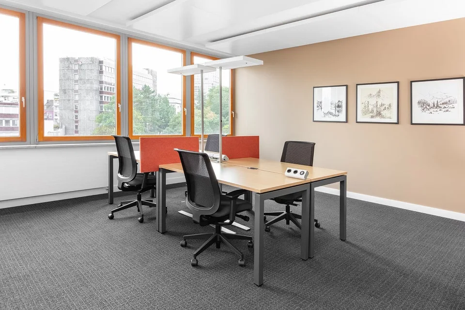 Eigener Schreibtisch in Regus Heuwaage