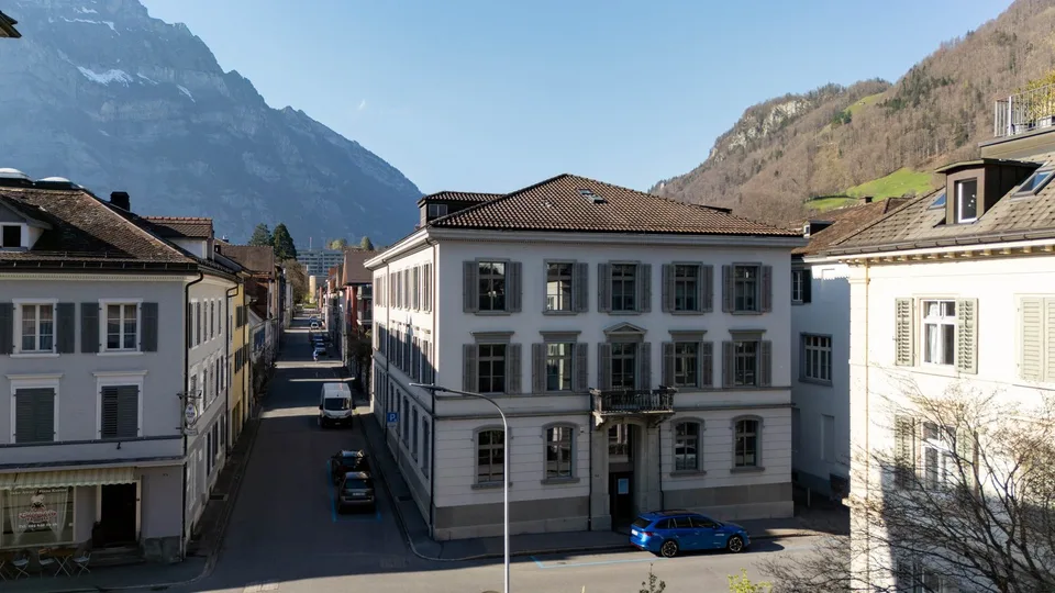 Spazi commerciali in affitto nel cuore di Glarus
