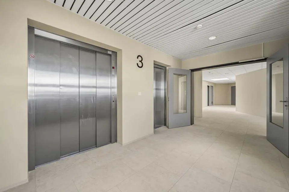500 m² Bezugsbereite Büroflächen mit Einzel- und Grossraumbüros – Foto 12 von 14