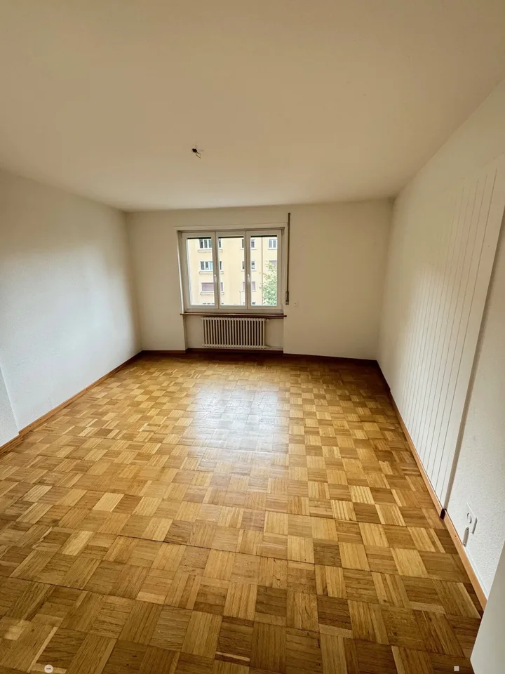 Helle 4-Zimmer-Wohnung mit Balkon iim Stadtzentrum