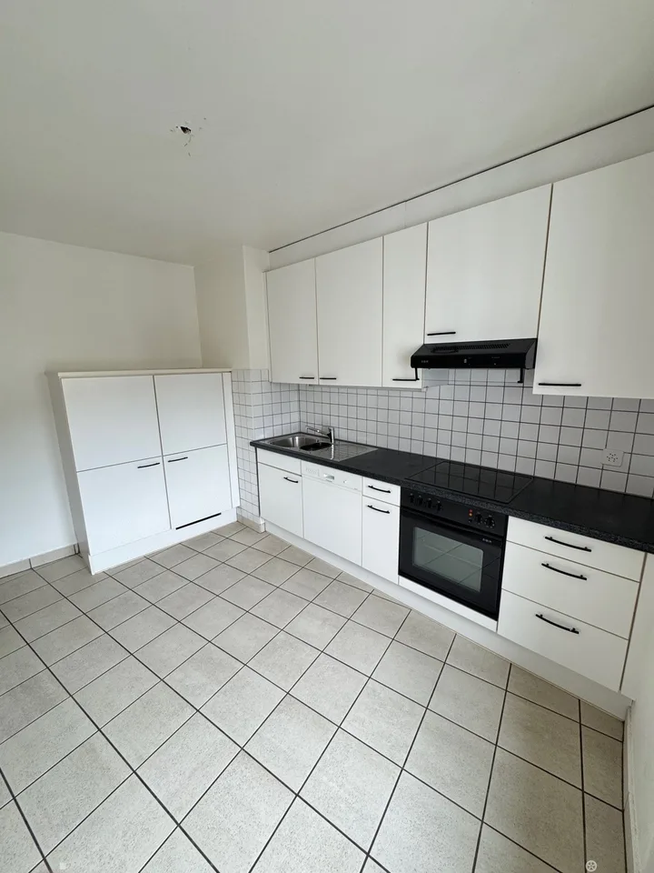 Helle 4-Zimmer-Wohnung mit Balkon iim Stadtzentrum