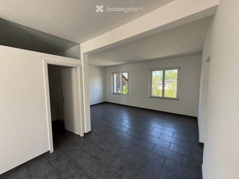 Helle 2.5-Zimmer-Wohnung in gepflegtem Zweifamilienhaus
