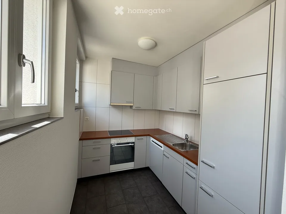 Helle 2.5-Zimmer-Wohnung in gepflegtem Zweifamilienhaus