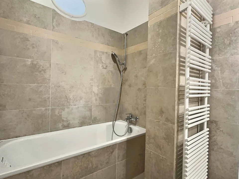 Geräumige 5,5-Zimmer-Wohnung mit Charme im Herzen der Altstadt von Cossonay – Foto 8 von 12