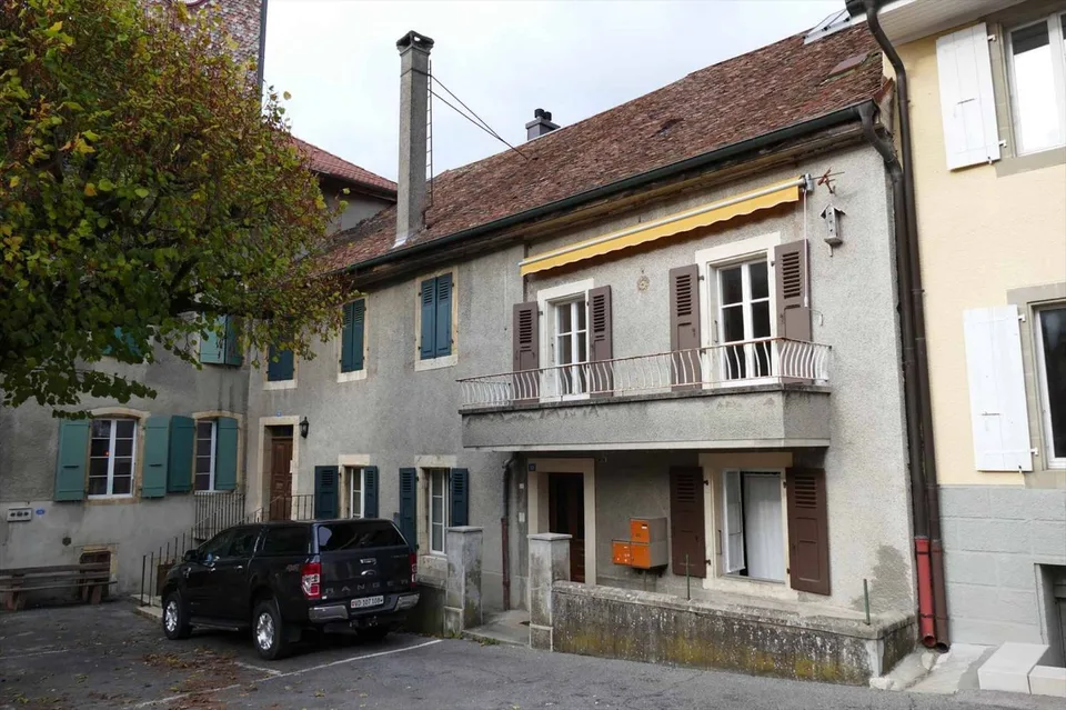 Spacieux logement de 5,5 pièces de charme au cur de la Vieille-Ville de Cossonay