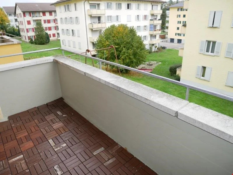 Appartamento moderno di 3 camere con balcone a Grenchen